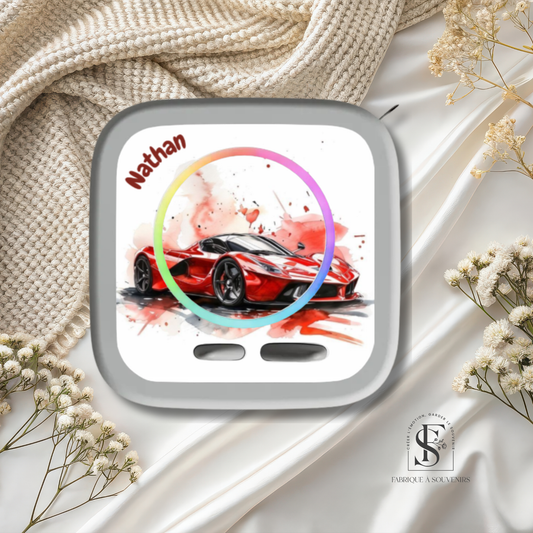 Sticker Toniebox 2 personnalisé avec prénom, illustration voiture de sport pour enfant