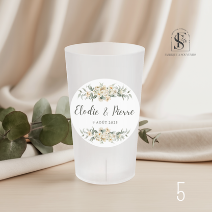 Gobelet Ecocup personnalisé – modèle 5 – prénoms et date personnalisables avec fleurs claires et feuillage