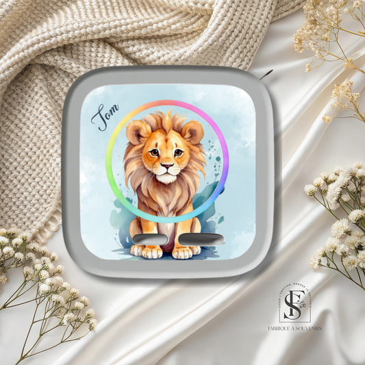 Sticker Toniebox 2 personnalisé avec prénom, illustration lion majestueux pour enfant